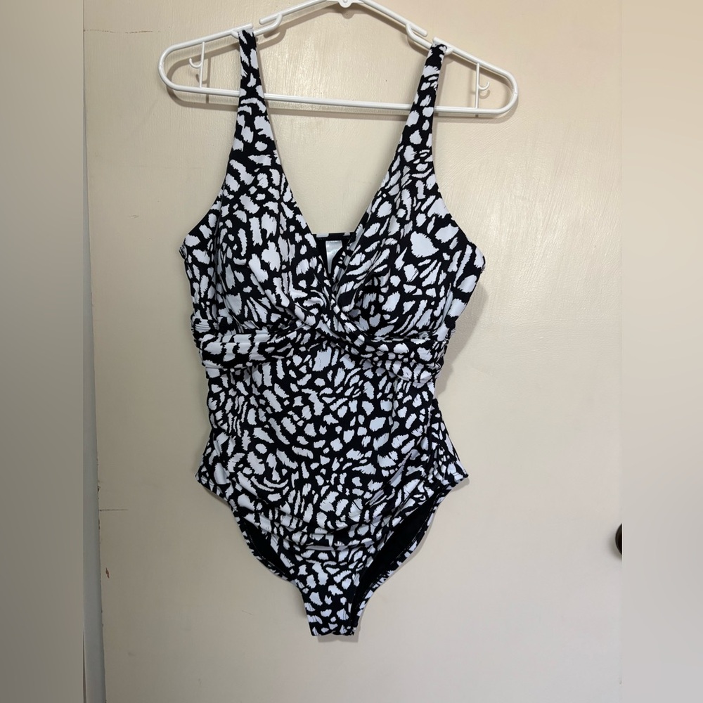 Swim suit
